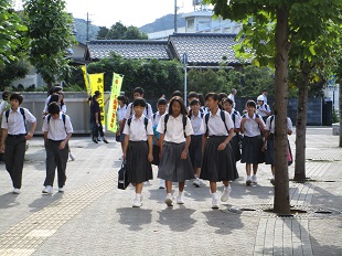 中学 登校 